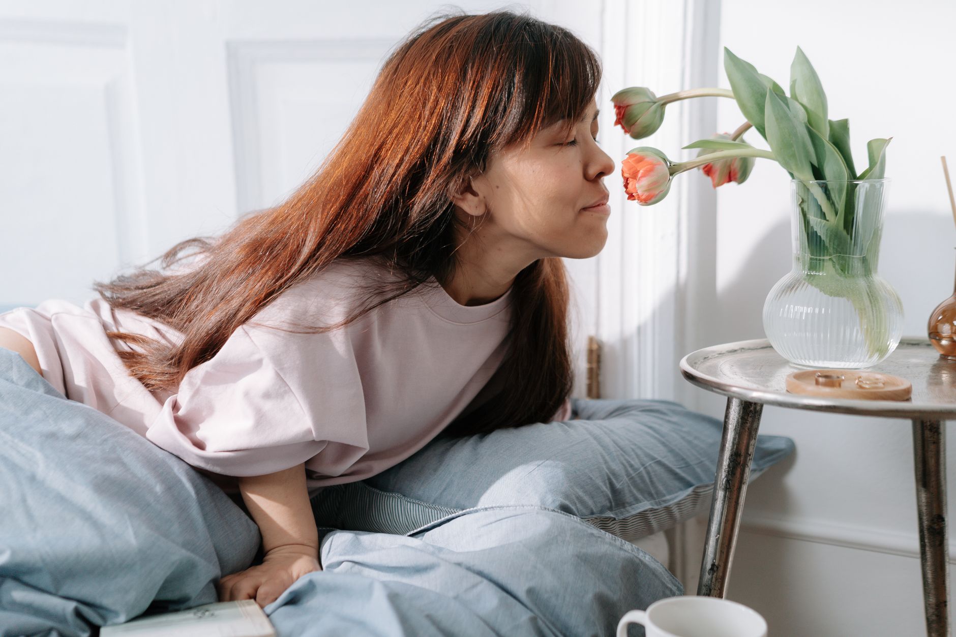 Why Does My Room Smell Musty? 6 Common Causes and How to Fix Them 1 Illustration for: Why Does My Room Smell Musty? 6 Common Causes and How to Fix Them