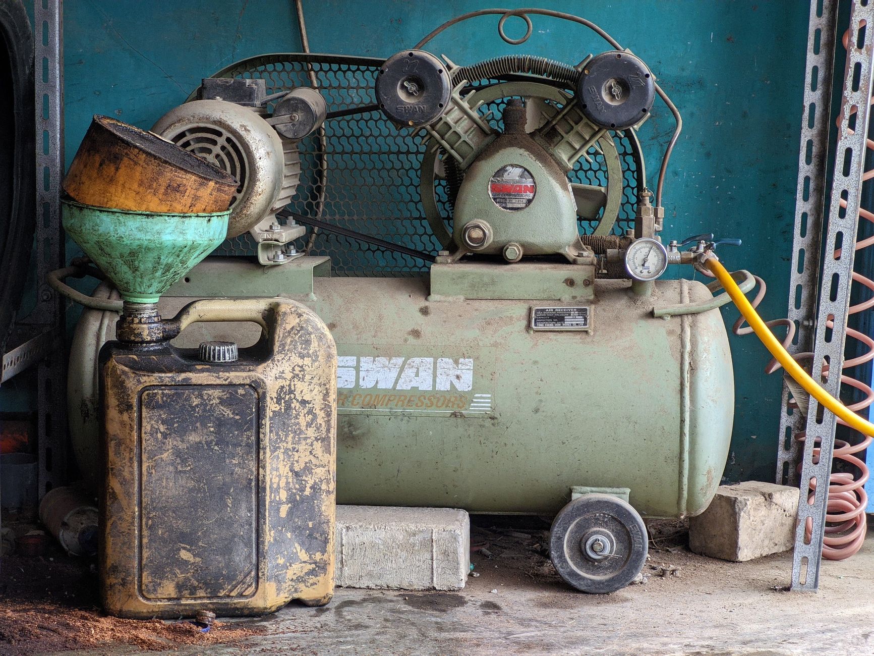 Air Compressor Not Building Pressure: Common Causes and Fixes 1 Illustration for: Air Compressor Not Building Pressure: Common Causes and Fixes