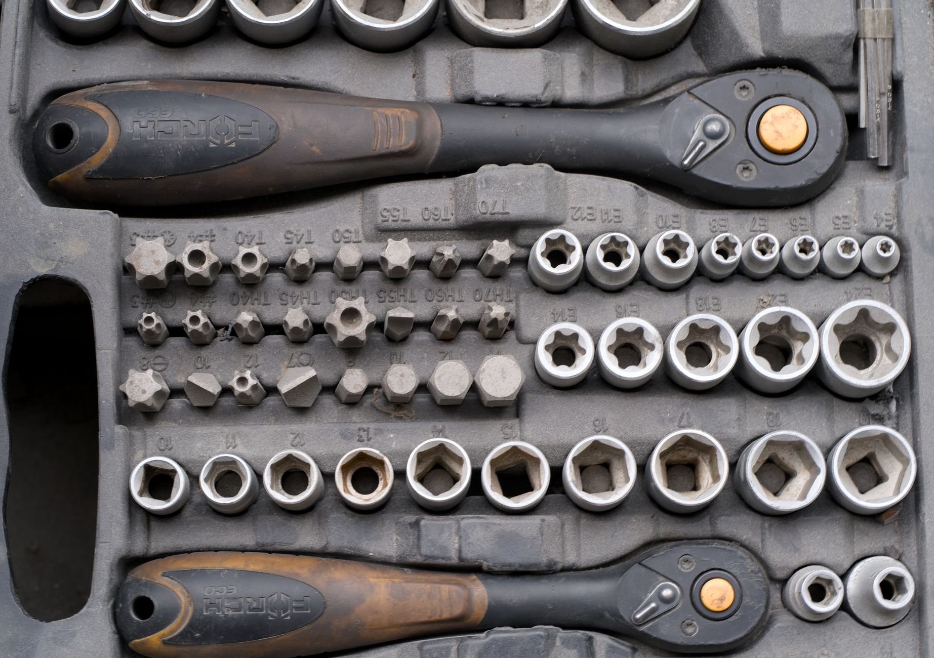 Why Does My Socket Keep Falling Off Ratchet? Common Causes and Fixes 1 Illustration for: Why Does My Socket Keep Falling Off Ratchet? Common Causes and Fixes