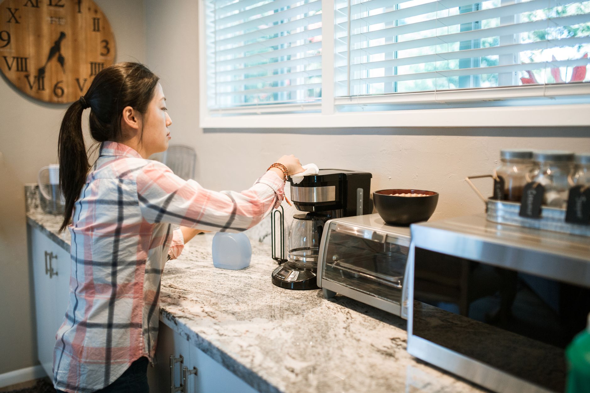 How to Clean a Coffee Maker with Vinegar: A Step-by-Step Guide for 2026 1 Illustration for: How to Clean a Coffee Maker with Vinegar: A Step-by-Step Guide for 2026