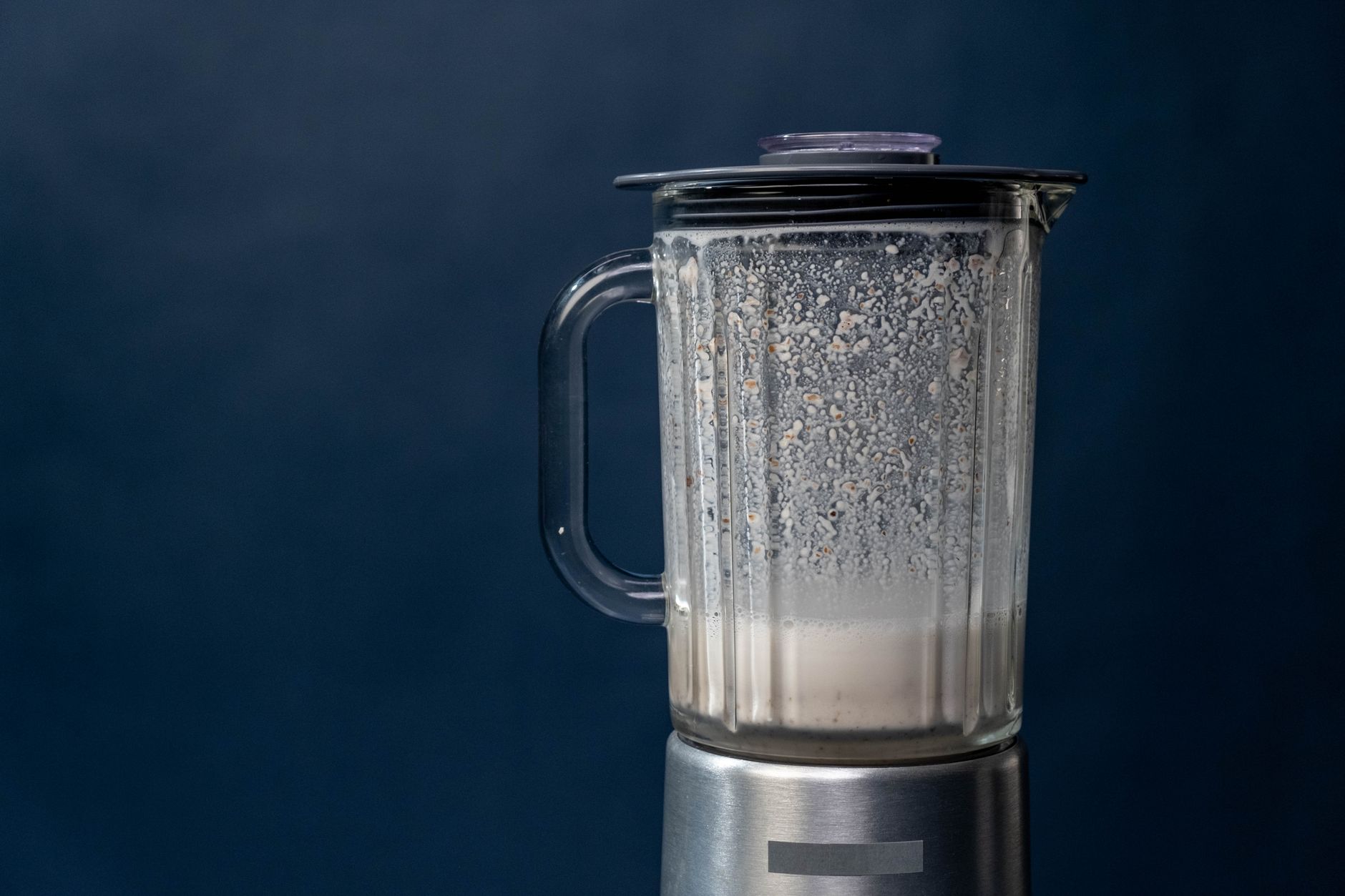 Illustration for: Why Is My Blender Leaking From the Bottom? Causes and Fixes for 2026