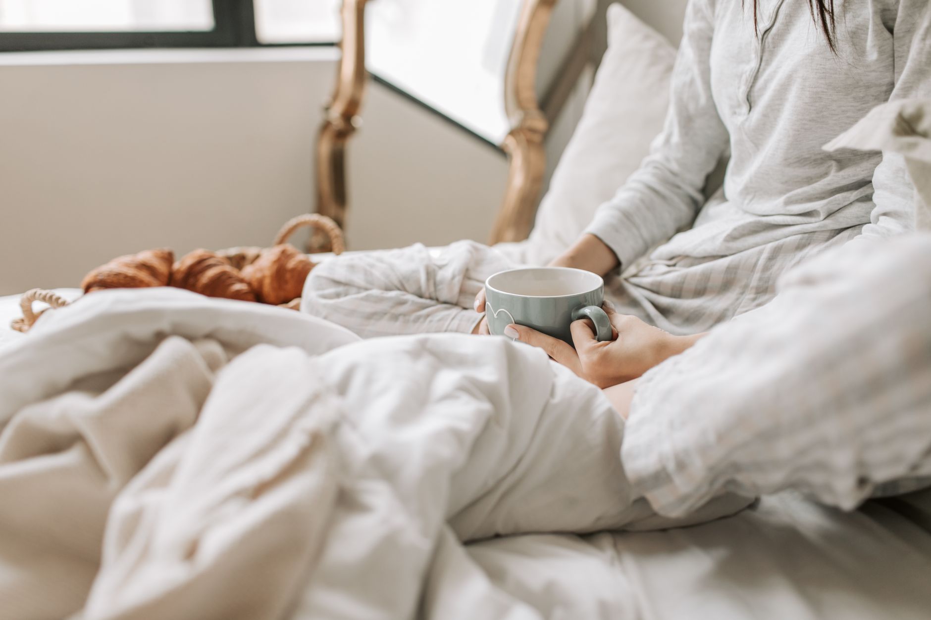 Illustration for: Electric Blanket Not Heating? Troubleshooting Guide for 2026
